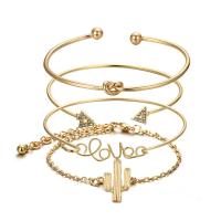 alliage de zinc Set de bracelet, Placage de couleur d'or, 4 pièces & pour femme & avec strass, protéger l'environnement, sans nickel, plomb et cadmium, Vendu par fixé