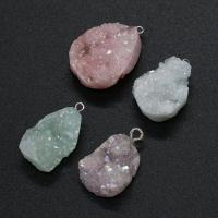 Pendentif en agate de quartz glacé, agate quartz de glace, Irrégulière, unisexe, plus de couleurs à choisir, 20x25-23x30mm, Vendu par PC