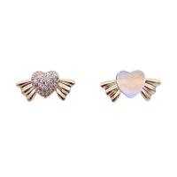 asymmetrische Ohrringe, Messing, mit Kunststoff Perlen, Herz, goldfarben plattiert, Micro pave Zirkonia & für Frau, 15mm, verkauft von Paar