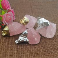 quartz rose Pendentif, avec laiton, Irrégulière, Placage de couleur d'or, unisexe, plus de couleurs à choisir, 20x40mm, Vendu par PC