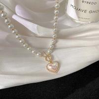 Пластиковый жемчужное ожерелье, цинковый сплав, с Пластиковая жемчужина, Сердце, плакирован золотом, ювелирные изделия моды & Женский, длина:Приблизительно 15.7 дюймовый, продается PC