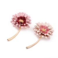 Zinc Alloy Brooches Daisy gold color plated fashion jewelry & for woman nickel lead & cadmium free 35mm Sold By Lot