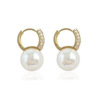 Huggie Hoop Drop Earring Brass with Plastic Pearl gold color plated micro pave cubic zirconia & for woman Sold By Pair