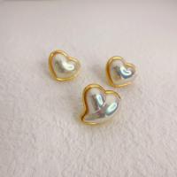 Goujon Laiton, avec perle de plastique, coeur, Plaqué or 18K, bijoux de mode & normes différentes pour le choix & pour femme, protéger l'environnement, sans nickel, plomb et cadmium, Vendu par paire