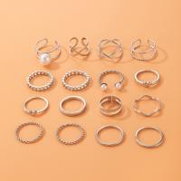 Juego de anillos de aleación de zinc, con Perlas plásticas, chapado en color de plata, para mujer & hueco, plateado, libre de níquel, plomo & cadmio, aproximado 16PCs/Set, Vendido por Set
