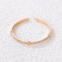 alliage de zinc bracelet manchette, Placage de couleur d'or, bijoux de mode & pour femme & avec strass, doré, Vendu par PC