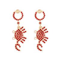 Zinc Alloy Oorbellen, Krab, gold plated, mode sieraden & voor vrouw & met strass, rood, 51x18mm, Verkocht door pair