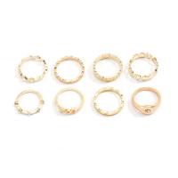 Ensemble d’anneau en alliage de zinc, Placage de couleur d'or, 8 pièces & pour femme & avec strass, 18mm,17.5mm,17mm,19mm, Vendu par fixé