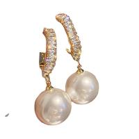 Boucles d'oreilles en alliage de zinc, avec perle de plastique, bijoux de mode & pavé de micro zircon & pour femme, plus de couleurs à choisir, protéger l'environnement, sans nickel, plomb et cadmium, 47mm, Vendu par paire