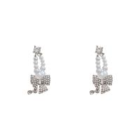 Zinklegierung Ohrringe, mit ABS-Kunststoff-Perlen, hochwertige plattiert und nie verblassen, Modeschmuck & für Frau & mit Strass, Silberfarbe, 32x16mm, verkauft von Paar