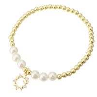 Bracelet cubique en laiton zircon pavent, avec Shell Pearl, Placage de couleur d'or, pavé de micro zircon & pour femme, Longueur Environ 7 pouce, Vendu par PC