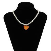 Plastik perle halskæde, Plastic Pearl, med Zinc Alloy, Heart, guldfarve belagt, mode smykker & for kvinde & emalje, flere farver til valg, 20x19mm, Længde Ca. 33 cm, Solgt af PC
