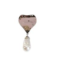 Plastic perle broche, Zinc Alloy, med Plastic Pearl, Heart, sølvfarvet forgyldt, mode smykker & for kvinde, sølv, nikkel, bly & cadmium fri, 70mm, Solgt af PC