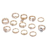 Ensemble d’anneau en alliage de zinc, Placage de couleur d'or, 13 pièces & pour femme & avec strass, 18-20mm, Taille:8-10.5, Vendu par fixé