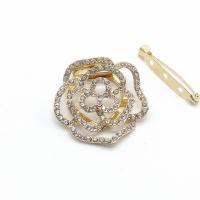 Zinklegierung Dual-Use- Brosche Schal Schnalle, mit Kunststoff Perlen, Blume, plattiert, für Frau & mit Strass, keine, 40-60mm, 10PCs/Menge, verkauft von Menge