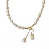 Collier de perles d'eau douce naturelles, perle d'eau douce cultivée, avec 6cm chaînes de rallonge, fleur, Placage de couleur d'or, bijoux de mode & réglable & pour femme, blanc, Longueur:Environ 38 cm, Vendu par PC