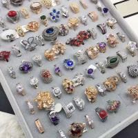 Kristall Fingerring, Zinklegierung, mit Kristall & Kunststoff Perlen, plattiert, unisex & Micro pave Zirkonia, gemischte Farben, frei von Nickel, Blei & Kadmium, Größe:7-10, ca. 50PCs/Tasche, verkauft von Tasche