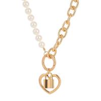 Plastové perlový náhrdelník, Zinek, s Plastové Pearl, Srdce, barva pozlacený, Patchwork & módní šperky & pro ženy, zlatý, nikl, olovo a kadmium zdarma, Délka 45 cm, Prodáno By PC