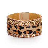 Bracelets cordon PU, cuir PU, avec alliage de zinc, bijoux de mode & pour femme, plus de couleurs à choisir, 30mm, Diamètre intérieur:Environ 60mm, Vendu par PC