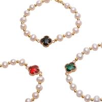 Bracelet en perles de culture d'eau douce, perle d'eau douce cultivée, avec cristal & laiton, Trèfle à quatre feuilles, Placage de couleur d'or, pour femme, plus de couleurs à choisir, 6-7mm, Longueur:7.1 pouce, Vendu par PC