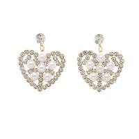 Pendientes de Aleación de Zinc, con Perlas plásticas, Corazón, chapado en color dorado, para mujer & con diamantes de imitación & hueco, 37x46mm, Vendido por Par