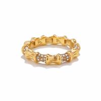 Anel de dedo de aço inoxidável de strass, Aço inoxidável 304, joias de moda & tamanho diferente para a escolha & para mulher & com strass, dourado, 4mm, vendido por PC