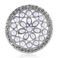 Plastové perly brož, Zinek, s Plastové Pearl, Flat Round, barva stříbrná á, pro ženy & dutý, bílý, nikl, olovo a kadmium zdarma, 43x43mm, Prodáno By PC