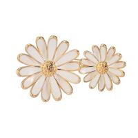 Enamel Brooch Brass Daisy gold color plated for woman white nickel lead & cadmium free Sold By PC