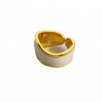 Кольца из латуни, Латунь, 18K золотым напылением, Регулируемый & Женский & эмаль, белый, не содержит никель, свинец, внутренний диаметр:Приблизительно 17mm, продается PC