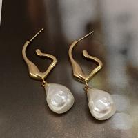Messing Tropfen Ohrringe, mit Kunststoff Perlen, goldfarben plattiert, für Frau, Goldfarbe, 48x17.50mm, verkauft von Paar