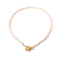 Přírodní Sladkovodní Pearl náhrdelník, 304 Stainless Steel, s Sladkovodní Pearl, módní šperky & pro ženy, zlatý, 5mm, Prodáno za 39 cm Strand