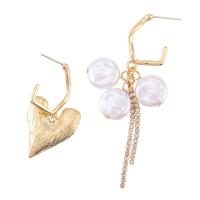 asymmetrische Ohrringe, Zinklegierung, mit Kunststoff Perlen, goldfarben plattiert, für Frau, goldfarben, frei von Nickel, Blei & Kadmium, verkauft von Paar