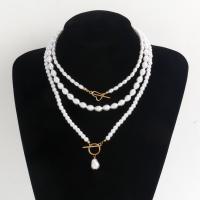 Collier de mode Multi couche, alliage de zinc, avec Plastique ABS perle, Placage de couleur d'or, trois pièces & bijoux de mode & pour femme, blanc, Vendu par fixé