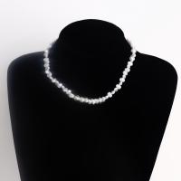 Plastične biserna ogrlica, Cink Alloy, s ABS plastike biser, s 5cm Produžetak lanac, zlatna boja pozlaćen, modni nakit & za žene, bijel, Prodano Per 37 cm Strand