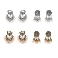 Fashion Fringe Boucles d'oreilles, alliage de zinc, avec perle de plastique, Placage, styles différents pour le choix & pour femme, plus de couleurs à choisir, protéger l'environnement, sans nickel, plomb et cadmium, 50x42mm, Vendu par paire