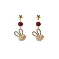 Zinklegierung Ohrringe, mit ABS-Kunststoff-Perlen & Plüsch, goldfarben plattiert, Modeschmuck & Micro pave Zirkonia & für Frau, keine, 48x17mm, verkauft von Paar