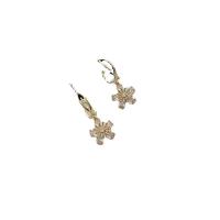 Cubic Zirconia Micro Pave Brass Earring, Flower, gold color plated, fashion jewelry & micro pave cubic zirconia & for woman, golden, nickel, lead & cadmium free, 13.60x12.80mm, Sold By Pair