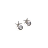 Cubic Zirconia Micro Pave Brass Earring silver color plated fashion jewelry & micro pave cubic zirconia & for woman clear nickel lead & cadmium free Sold By Pair