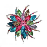 Strass Brosche, Zinklegierung, mit Kristall, Blume, plattiert, für Frau & mit Strass, keine, 60x60mm, verkauft von PC