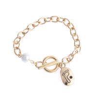 Messing Armbanden, met Plastic Pearl, gold plated, mode sieraden & voor vrouw, goud, 40x60mm, Verkocht door PC