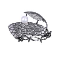Plastic Pearl Brooch Zinc Alloy with Plastic Pearl plated fashion jewelry & Unisex Sold By PC