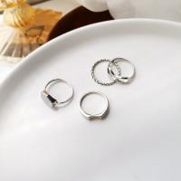 Ensemble d’anneau en alliage de zinc, avec résine, Motif géométrique, Placage, 4 pièces & bijoux de mode & pour femme & creux, plus de couleurs à choisir, 17mm, Vendu par PC