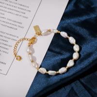 Bracelet en perles de culture d'eau douce, perle d'eau douce cultivée, avec laiton, Placage de couleur d'or, bijoux de mode & longueur différente pour le choix & pour femme, blanc, 5-7mm, Vendu par PC