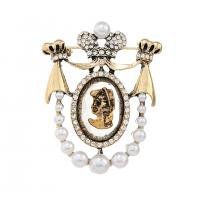 Plastic Pearl Brooch Zinc Alloy with Plastic Pearl gold color plated Unisex & with rhinestone white nickel lead & cadmium free Sold By PC
