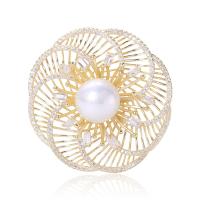 Zirkonia Brosche, Messing, mit Kunststoff Perlen, Blume, goldfarben plattiert, Micro pave Zirkonia & für Frau, weiß, frei von Nickel, Blei & Kadmium, 45x45mm, verkauft von PC