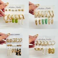 Boucles d'oreilles en alliage de zinc, avec Plastique ABS perle & résine, Placage de couleur d'or, 6 pièces & bijoux de mode & pour femme & avec strass, doré, Vendu par fixé