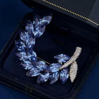 Rhinestone Brooch Zinc Alloy fashion jewelry & for woman & with rhinestone nickel lead & cadmium free Sold By PC