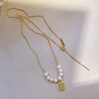 Freshwater Pearl Mässing Chain Necklace, med Kopparlegering, guldfärg pläterade, Justerbar & mode smycken & för kvinna, vit, 5-6mm, Längd Ca 17.72 inch, Säljs av PC