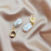 Boucles d'oreilles en perles d'eau douce, perle d'eau douce cultivée, avec laiton, Placage de couleur d'or, bijoux de mode & pour femme, blanc, 11-12mm, Vendu par paire
