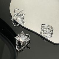 Messing Fingerring, mit Mondstein & Kunststoff Perlen, Platinfarbe platiniert, einstellbar & für Frau, keine, Bohrung:ca. 1mm, Größe:6-8, verkauft von PC